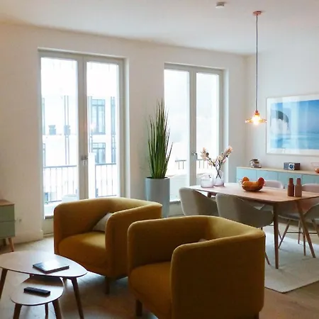 Pool Und Sauna Mit Meerblick, Direkt An Der Seebruecke - First 3 8 ゼリン