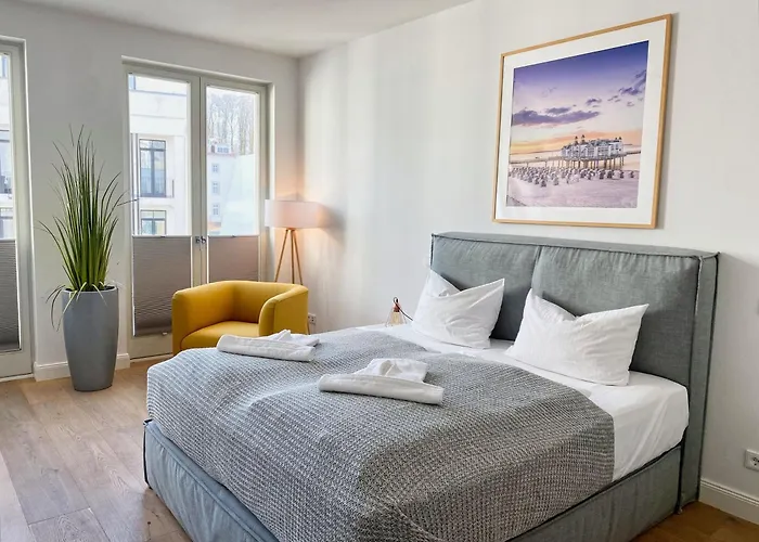 Pool Und Sauna Mit Meerblick, Direkt An Der Seebruecke - First 3 8 דירה Sellin (Rugen)