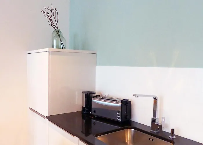 Pool Und Sauna Mit Meerblick, Direkt An Der Seebruecke - First 3 8 Sellin (Rugen)