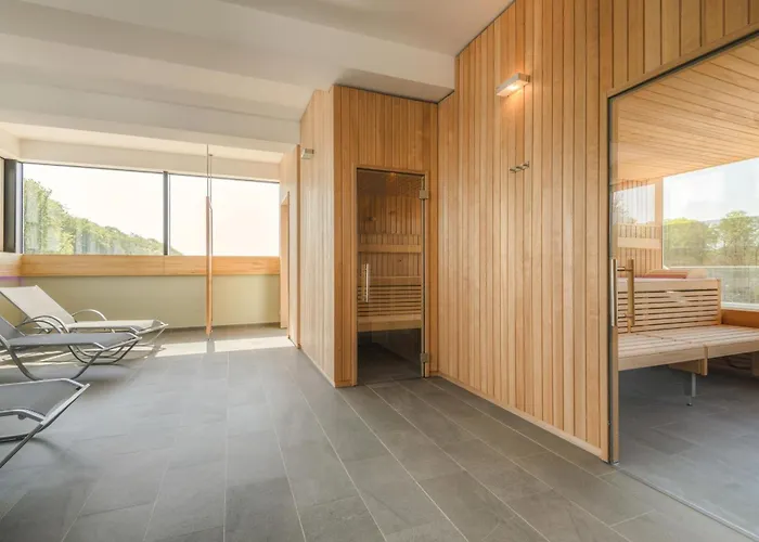 Pool Und Sauna Mit Meerblick, Direkt An Der Seebruecke - First 3 8 Sellin (Rugen)